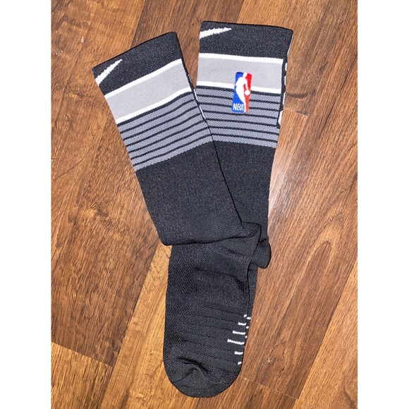 Nike Other - Nike Elite Quick Crew NBA San‎ Antonio Spurs Socks Men's Size Large SX5454-100